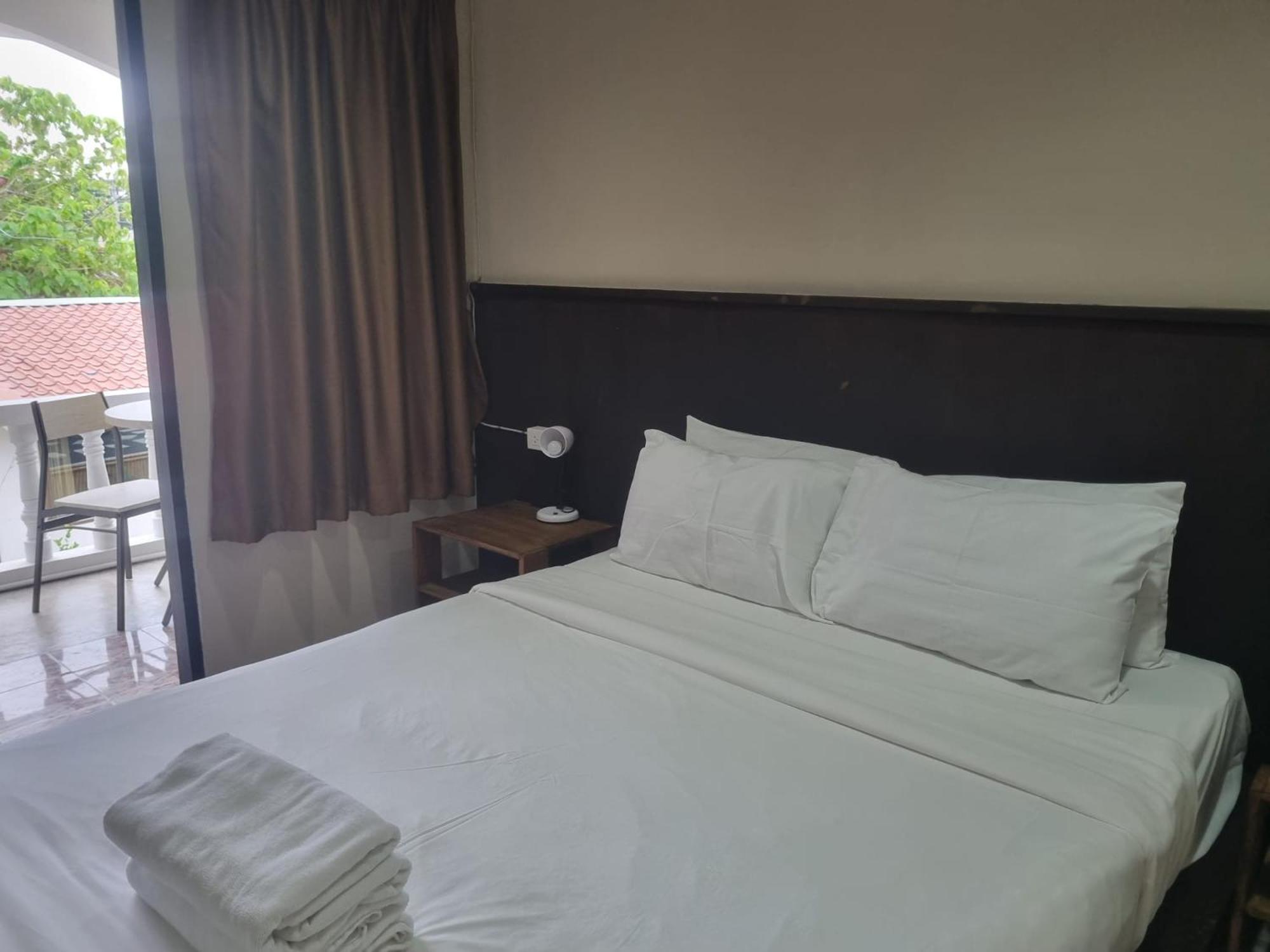 New Breakers Hotel Rawai Dış mekan fotoğraf