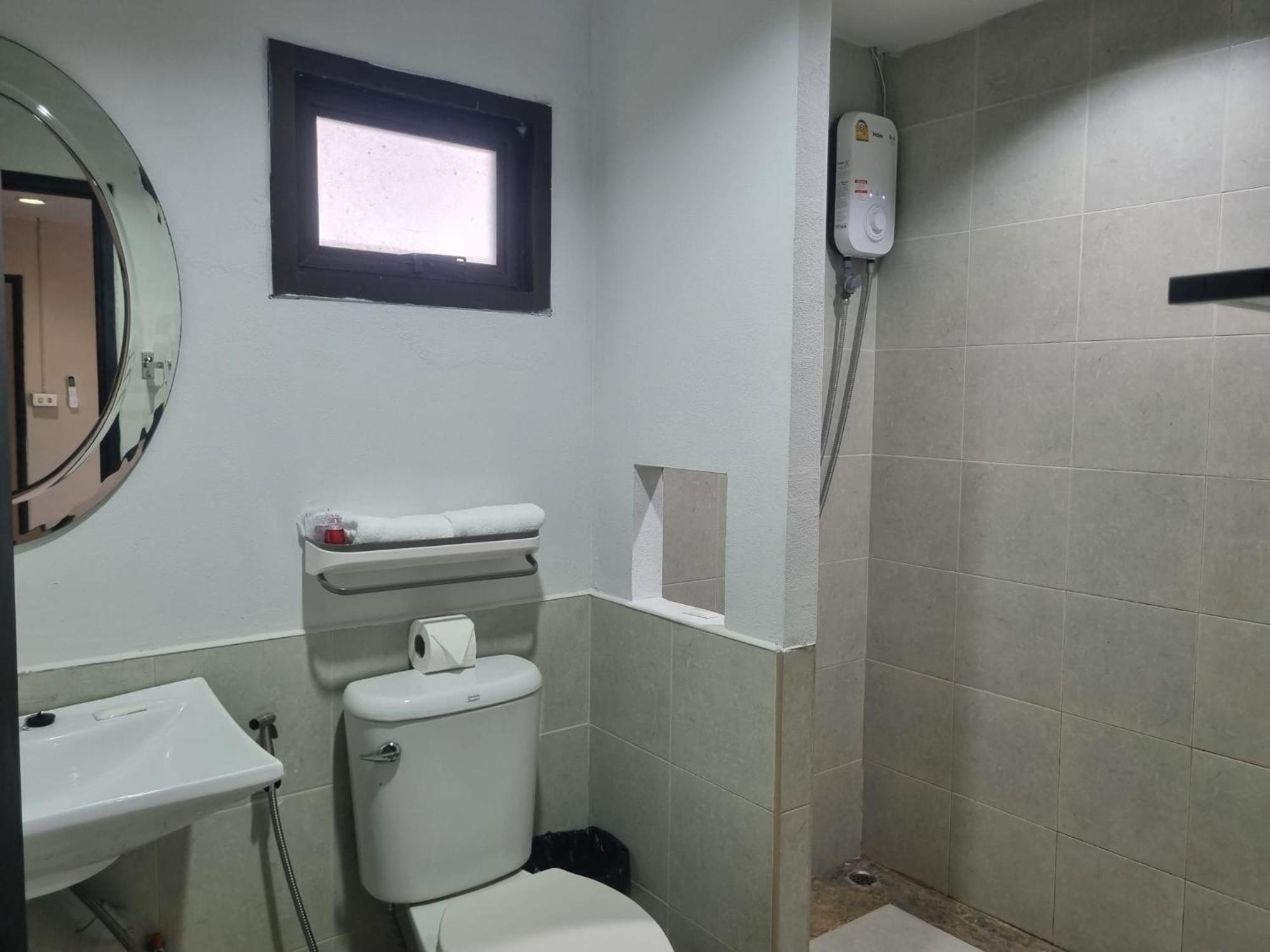 New Breakers Hotel Rawai Dış mekan fotoğraf