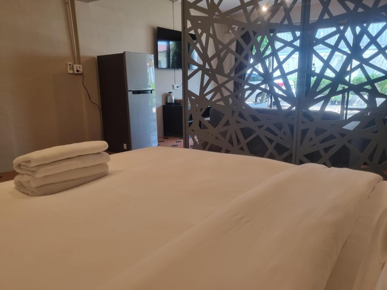New Breakers Hotel Rawai Dış mekan fotoğraf